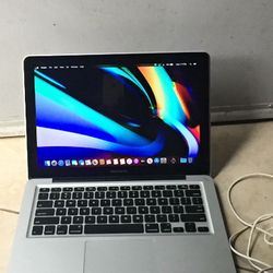 2012 MacBook Pro i7 Processor 512gb SSD 8gb Ram Come With Charger good Condition 