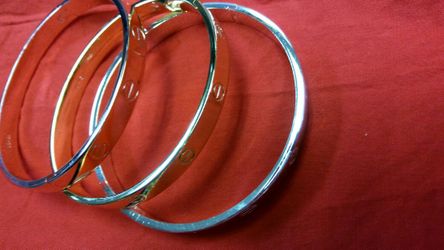 Stainless steel. Bangles