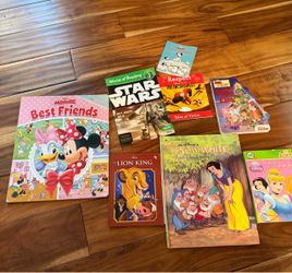 Disney theme books lot/ bundle. Includes all 8