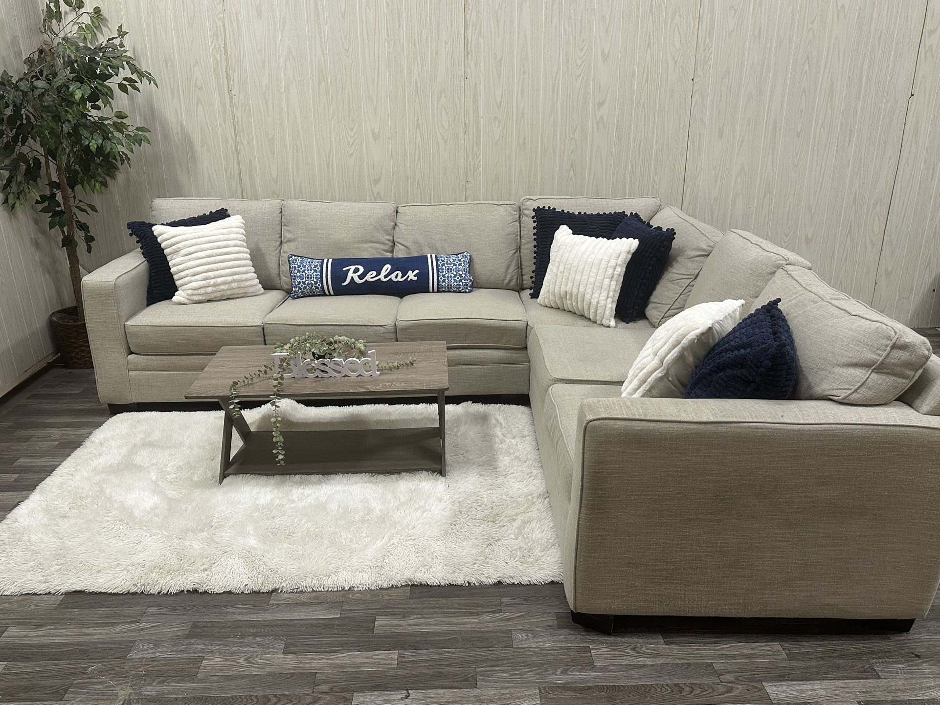 Large Beige/Oatmeal Havertys Sectional Couch Delivery Available