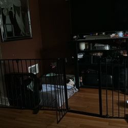 Large Flexible Lockable Door -  Folding Dog Gate/see Pics 