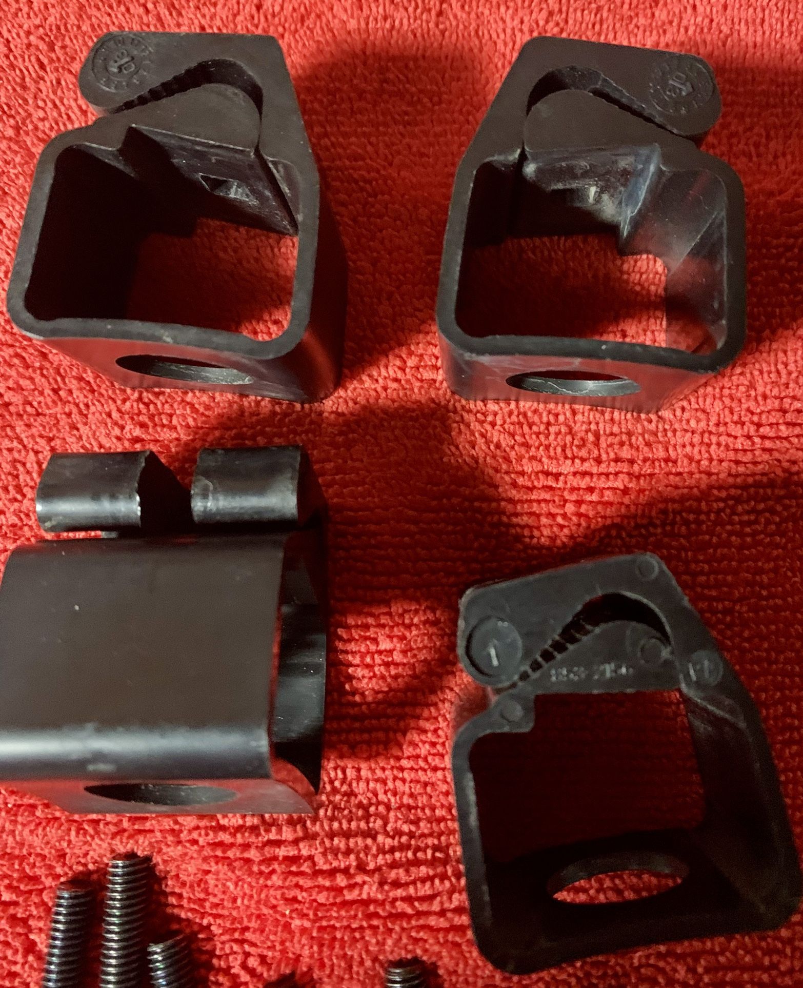 Thule Square Bar Mounting Clamps(4)W/hardware