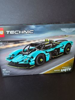 Lego Technic #42208 Aston Martin Valkyrie