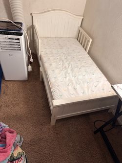 Toddler bed