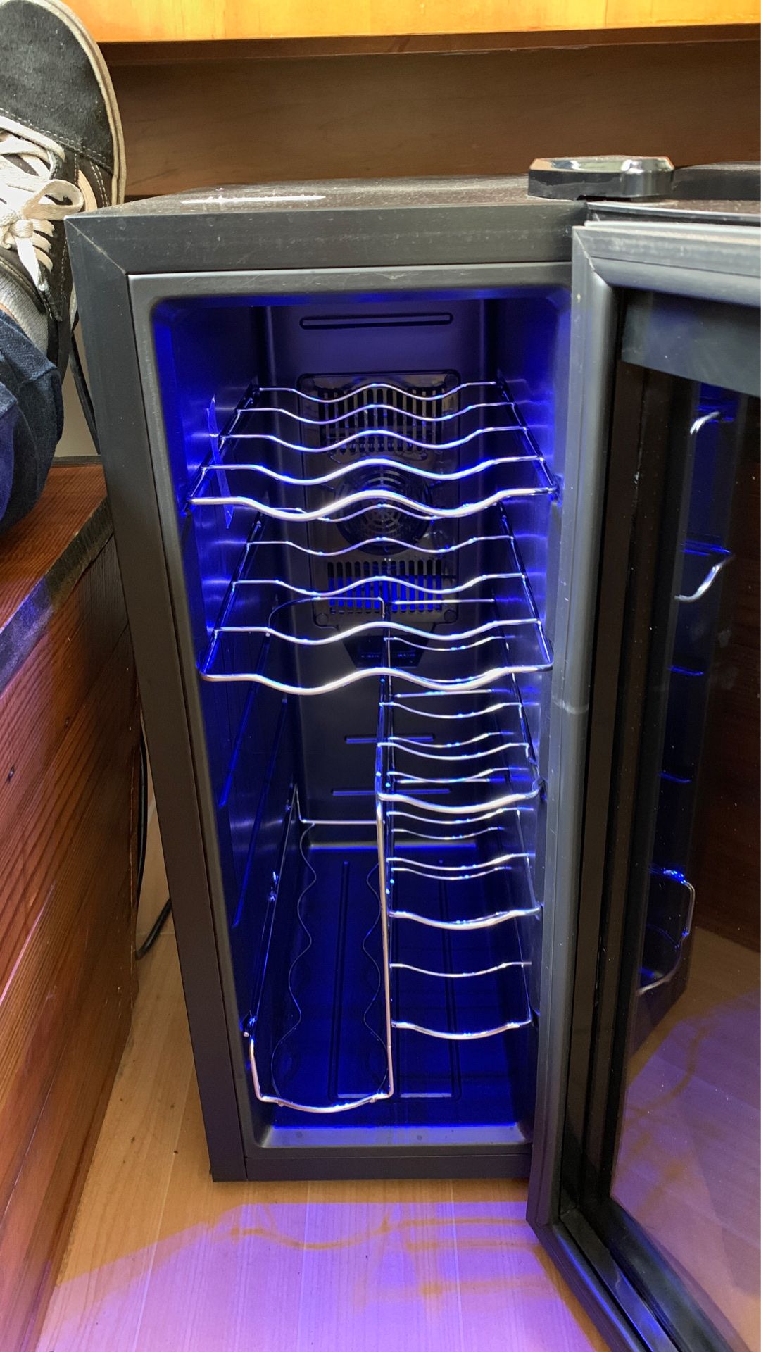 SALE ! Frigidaire beverage cooler curved door, BRAND NEW for Sale in