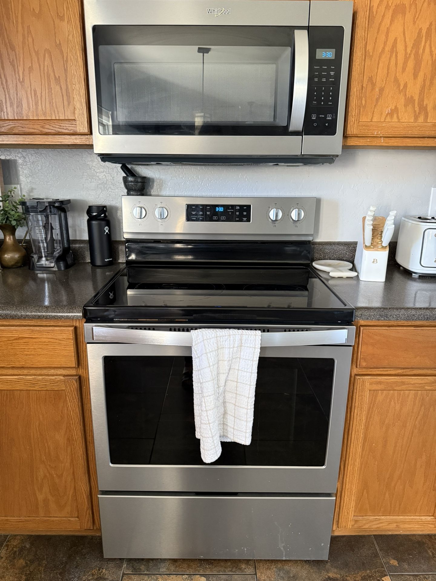 Stove And Microwave