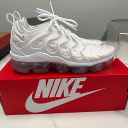 Nike vapor max plus white Sz 8.5 men’s