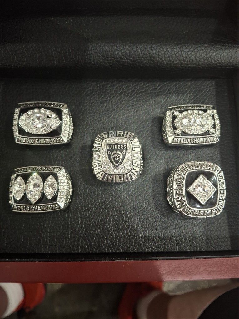 Oakland Raiders Championship Ring Set With Display Case 