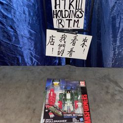 Transformers Titans Return Figure . New On Card . 