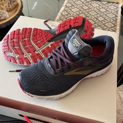 Brooks Men’s Running Shoes Size 9.5