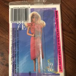 ✔️ NWOT Vintage Barbie Trading Cards ❤️