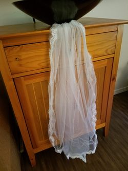 Light ivory veil with comb
