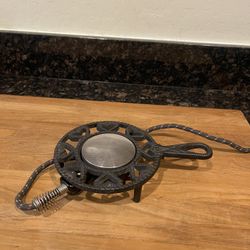 Williamsburg Cast Iron Electric Warmer trivet - b 