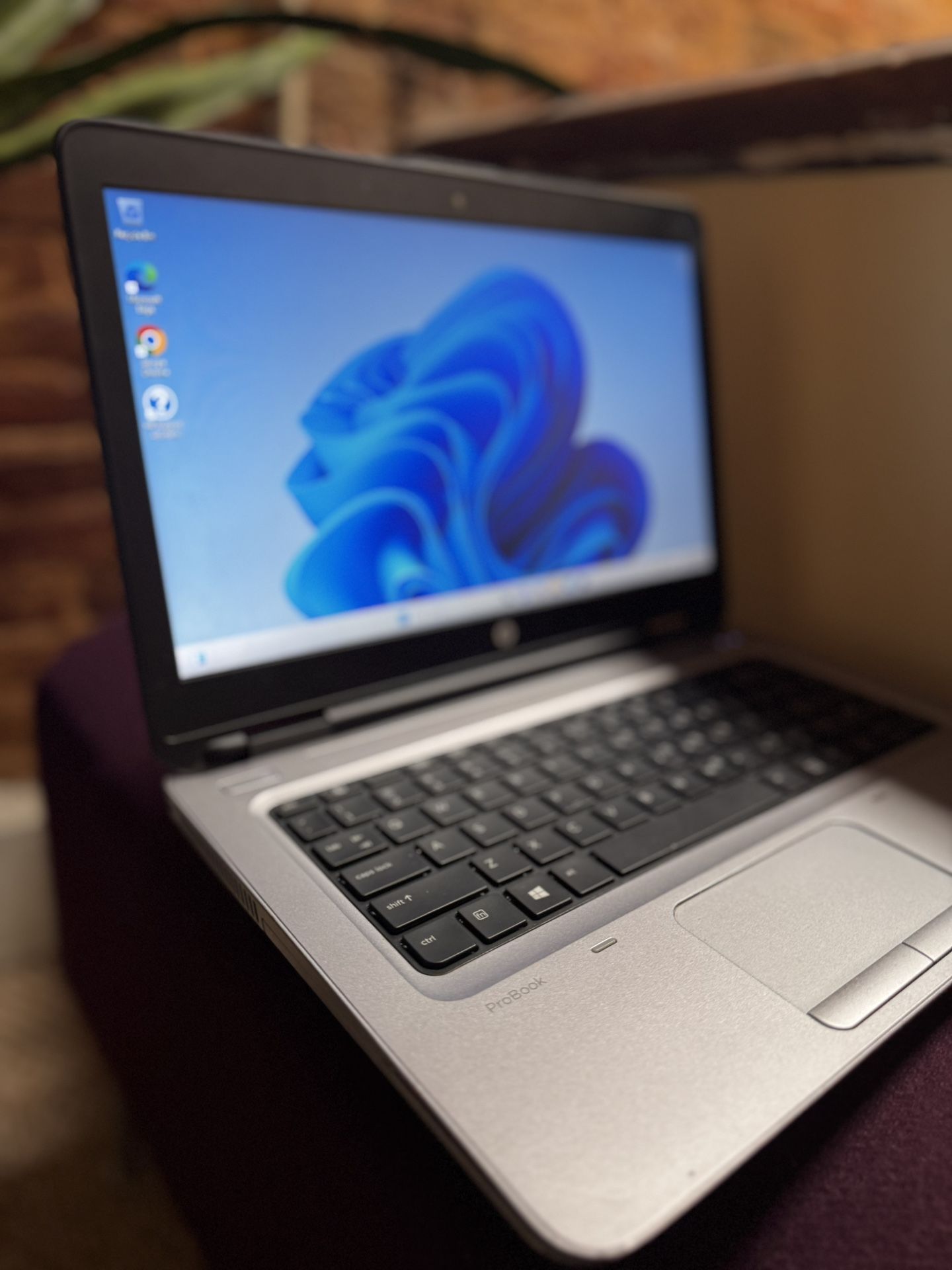 HP 14 INCH LAPTOP WITH WINDOWS 11