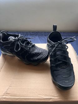 Vapor max shoes size 8