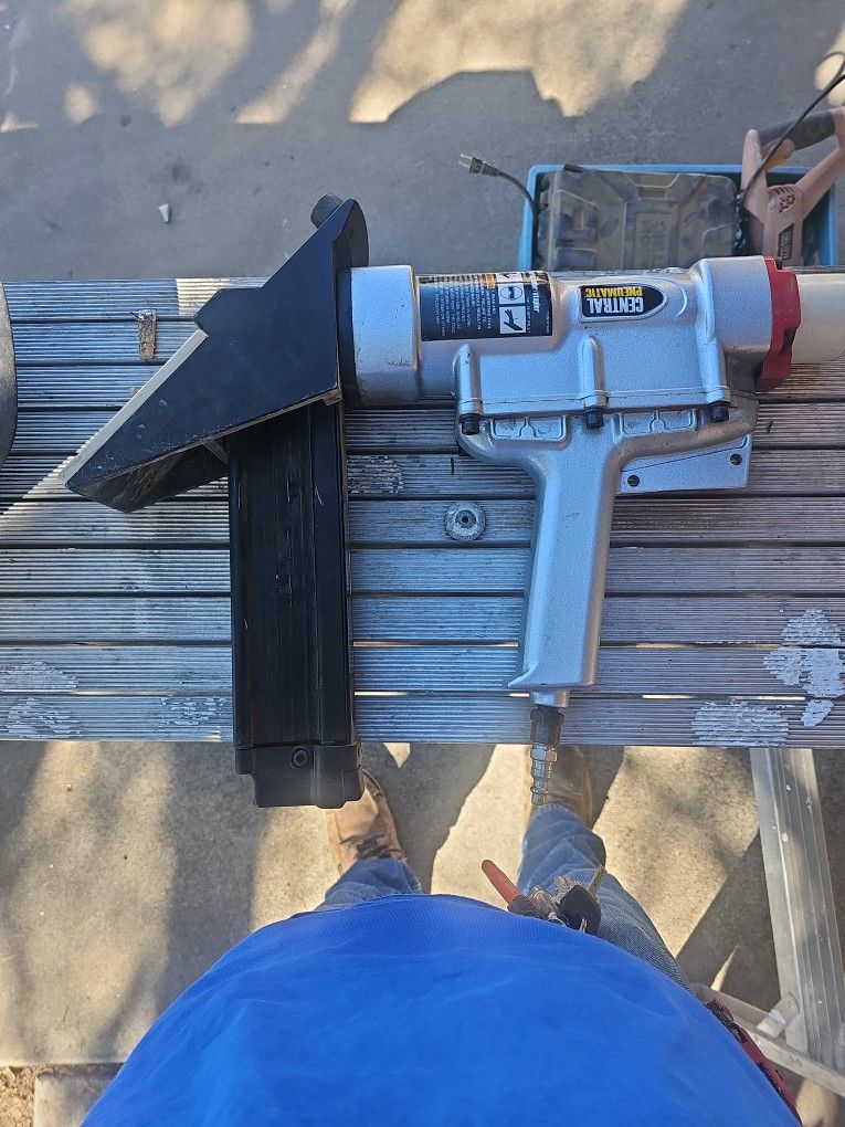 Flooring Nailer/ Stapler
