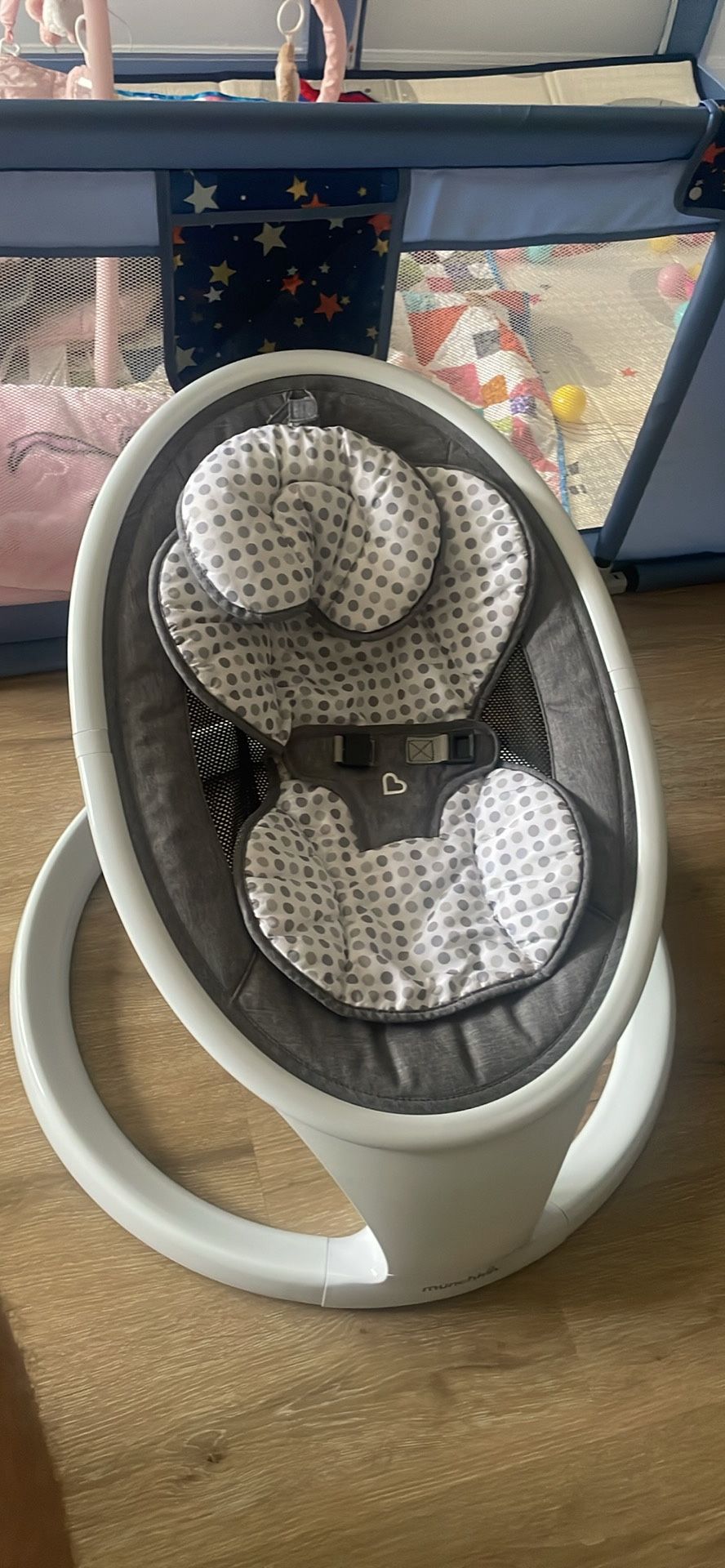 Baby Swing Munchkin