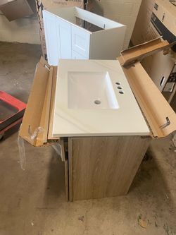 Glacier Bay Cranwood 31 in. Single Sink Freestanding Sandstone Bathroom Vanity with White Cultured Marble Top (Assembled