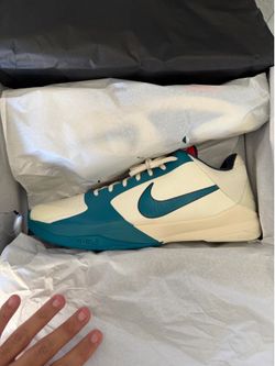 KOBE V CAITLYN CLARK SIZE 14 coconut milk 5 Nike
