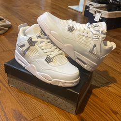 Jordan 4s pure money size 11 brand new