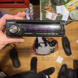 Kenwood Car Stereo – Works Great