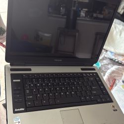 2006 Toshiba Laptop AS IS No Charger