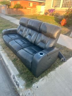 Free couch/ recliner(pickup only)