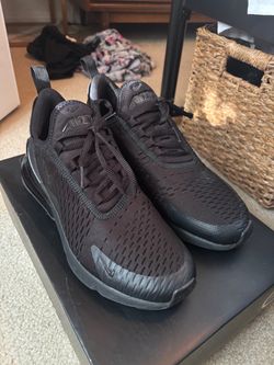 Nike 270 all black size 9.5