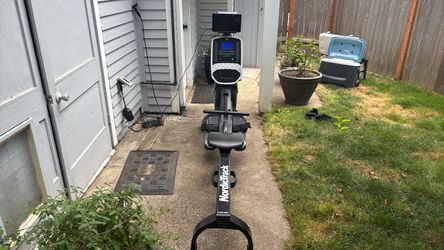 Nordic track rowing machine