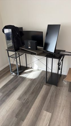 Gaming desk