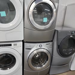 Whirlpool Gray Large Capacity Front Load Washer And Dryer Set 