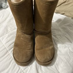 Woman’s Bearpaw Boots