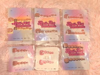 Press on nails