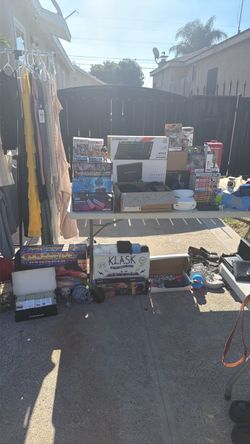 YARD SALE SOUTH GATE