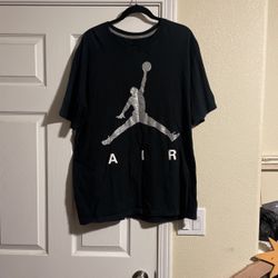 Size 2XL Large Logo, Air Jordan T-Shirt.