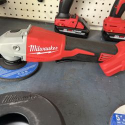 MILWAUKEE 18v GRINDER W/PADDLE SWITCH