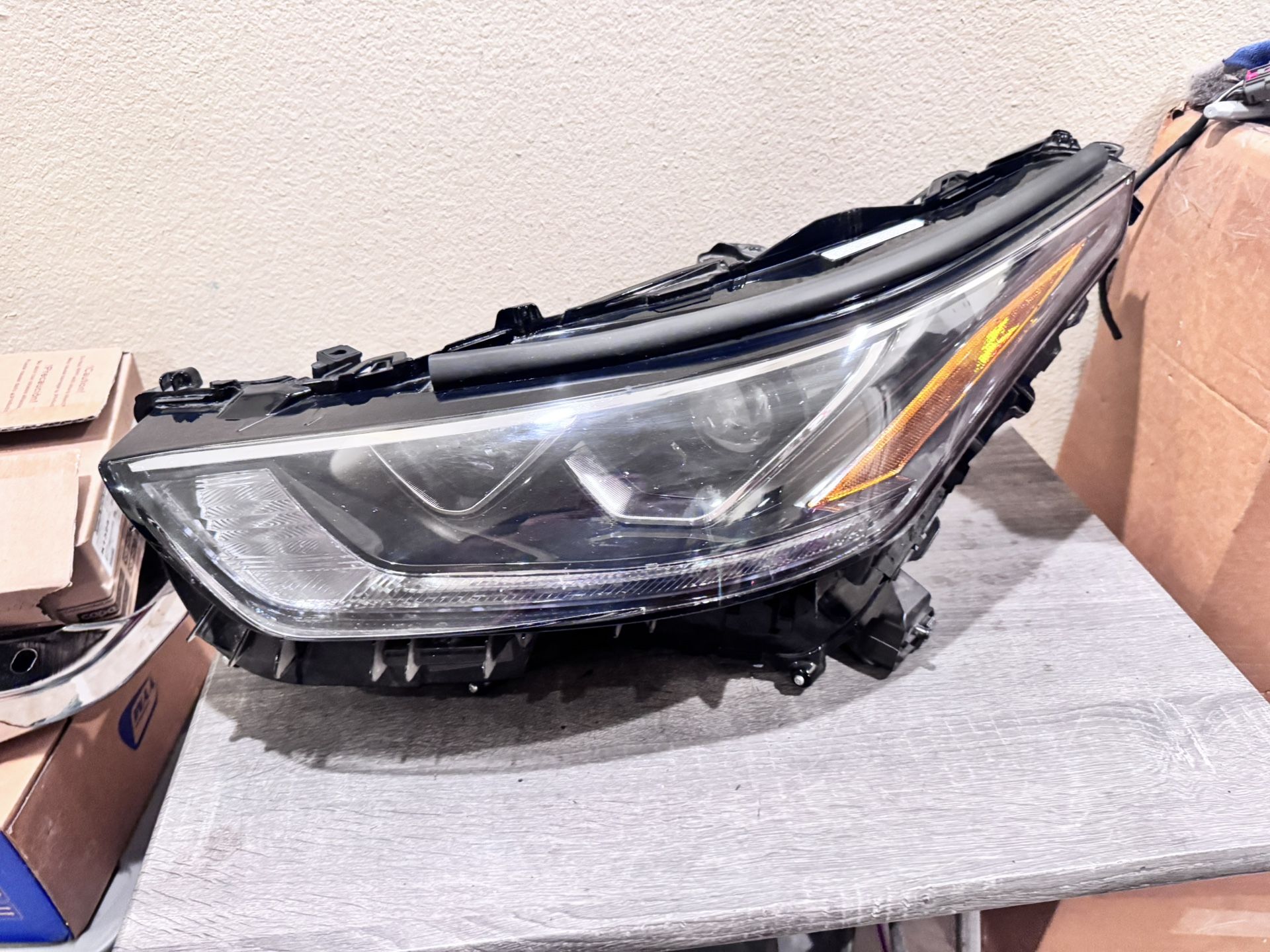2020 To 2023 TOYOTA HIGHLANDER LH HEADLIGHT LED 