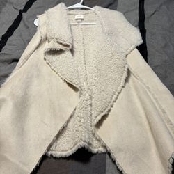 New Women Size Medium Furry Best