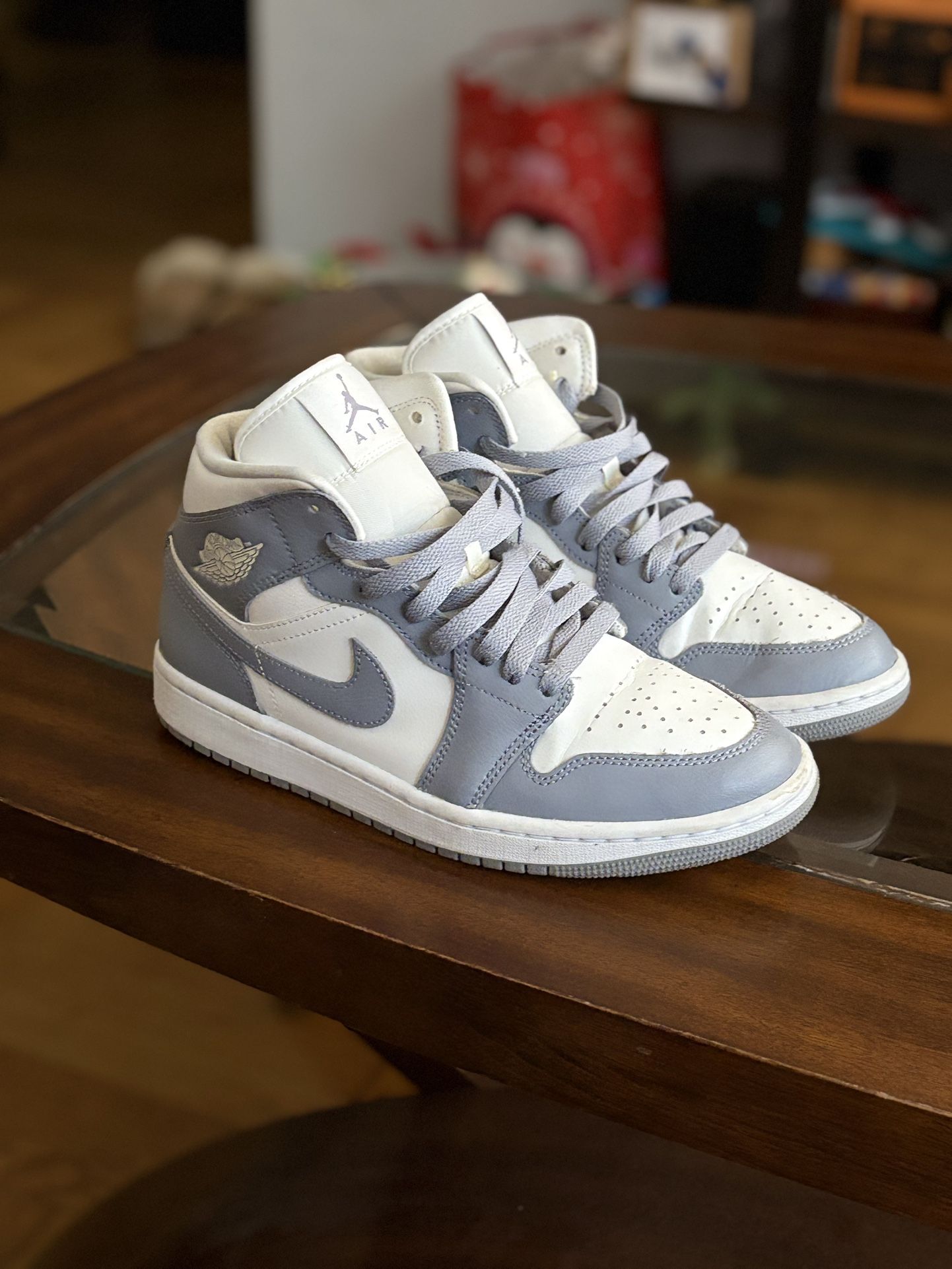 Air Jordan 1 Mid sneakers