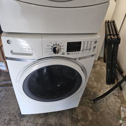 Whirpool And Ge Wahser And Dryer Electric 