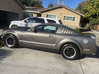 2005 Ford Mustang