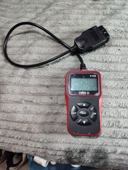 V100 OBD 11 Code reader for auto diagnostics
