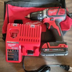 Milwaukee M18 1/2 Drill Driver Kit 