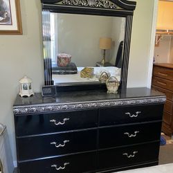 Queen Bedroom Set