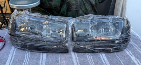 00-06 GMC Yukon Sierra Smoke Clear LED Strip Headlights Parking Lights