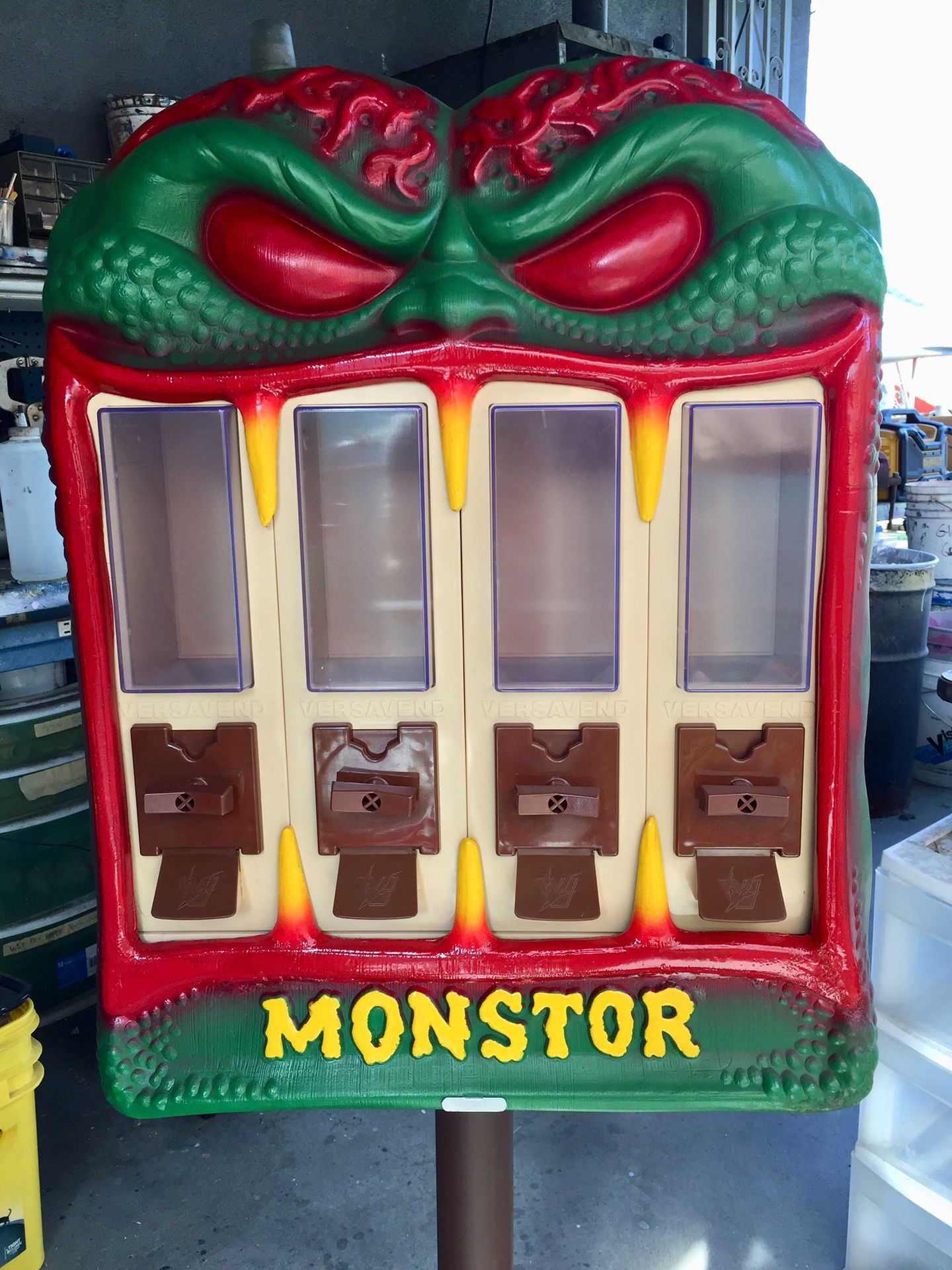 Vintage collectible candy vending machine, monstor, monster, horror, vendall, 80s,
