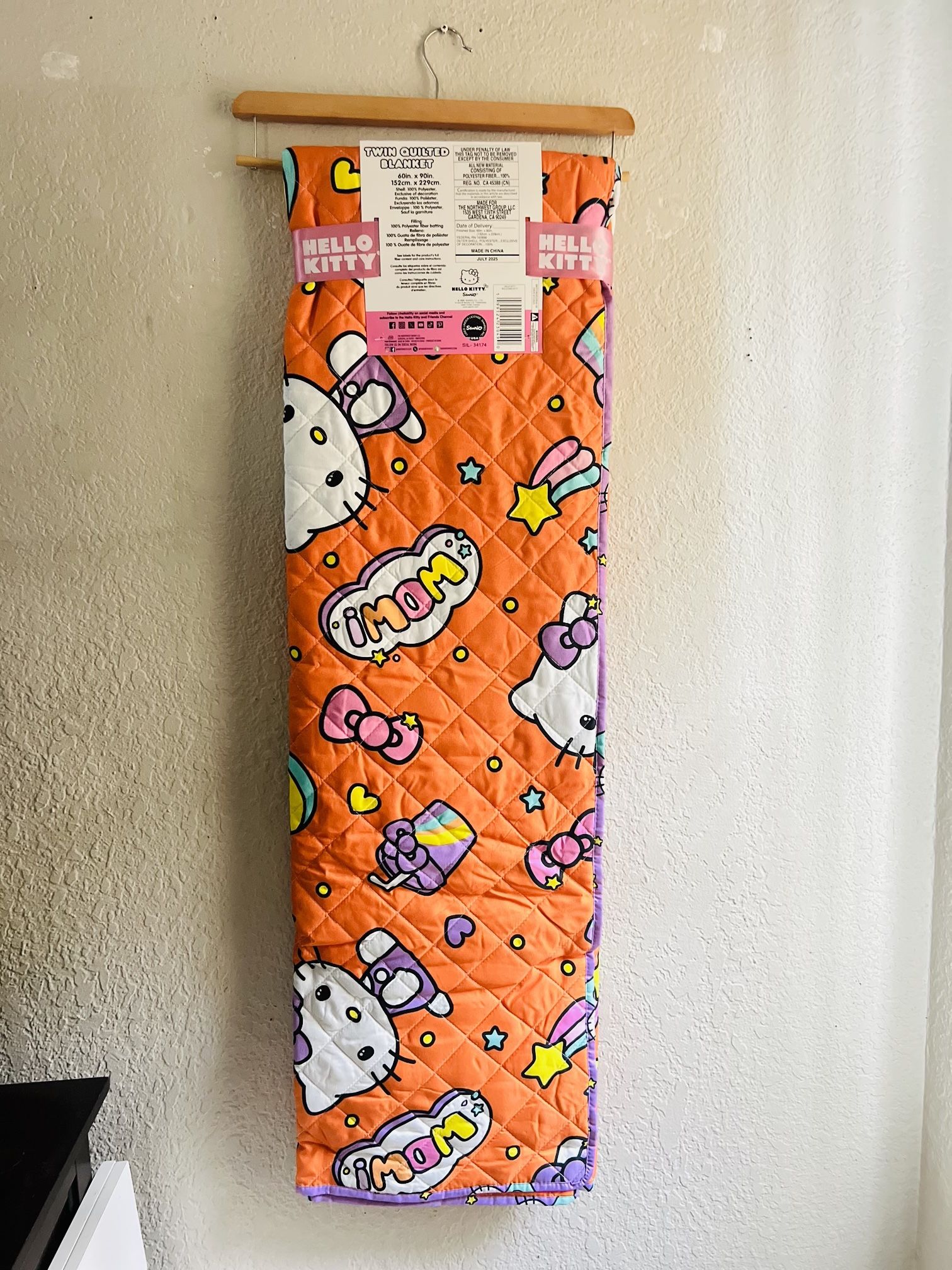 Hello Kitty Twin Size Quilted Blanket New 