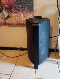 Samsung Tower Bluetooth speaker