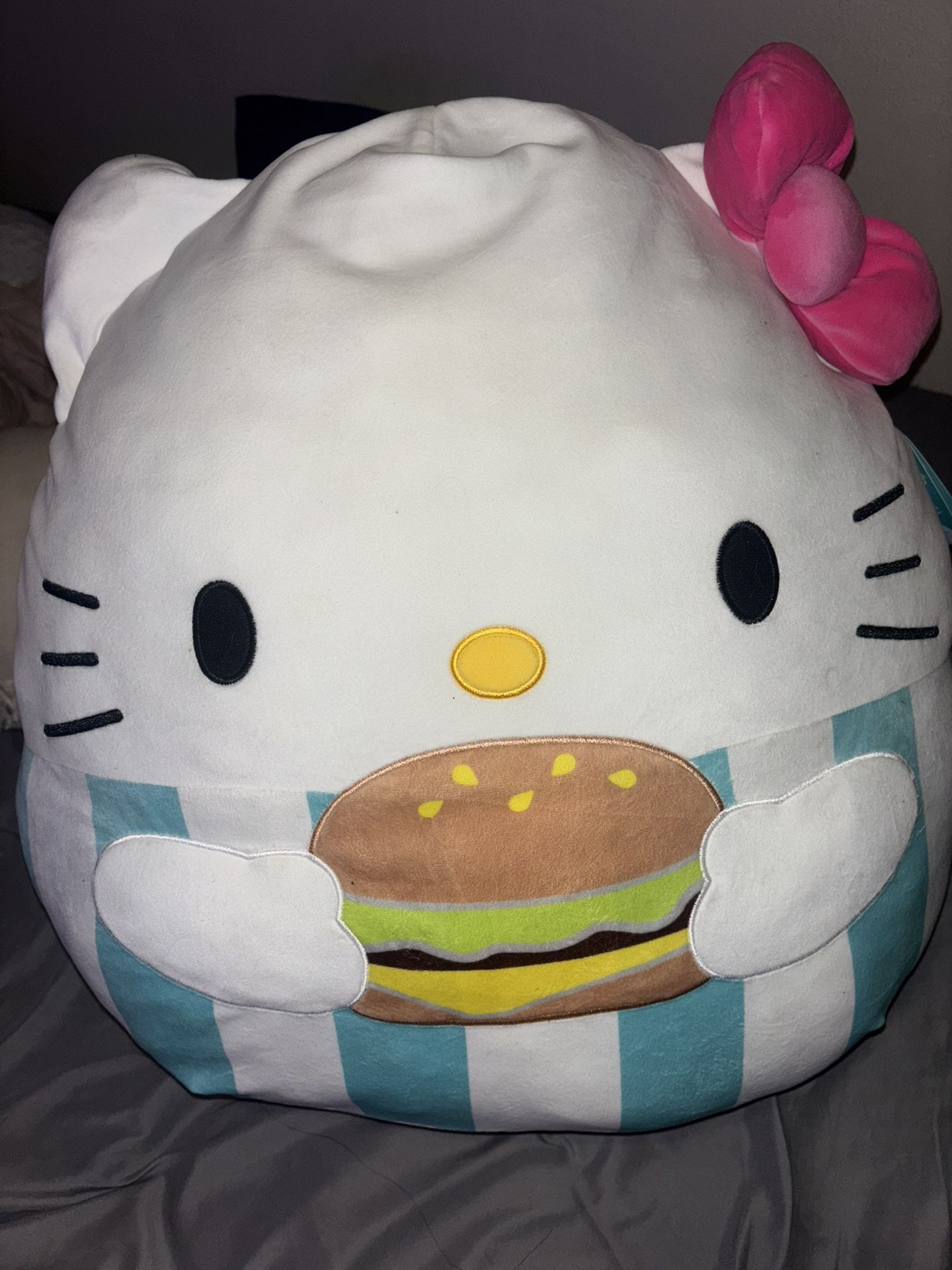 Hello kitty Squishmallow