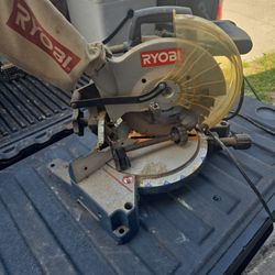 Ryobl Saw